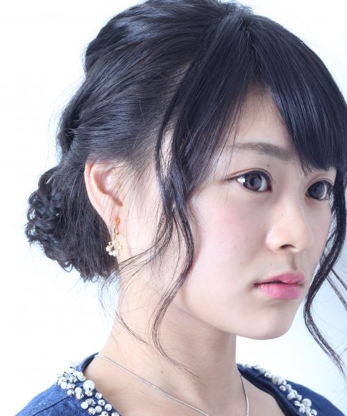 結婚式およばれヘアアレンジ16 華やかな髪型で美人度アップ 静岡県の女性向け情報サイト Womo