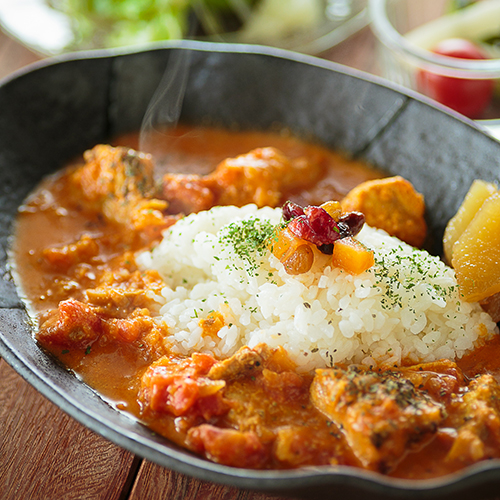トマトバター風味チキンカレーのイメージ