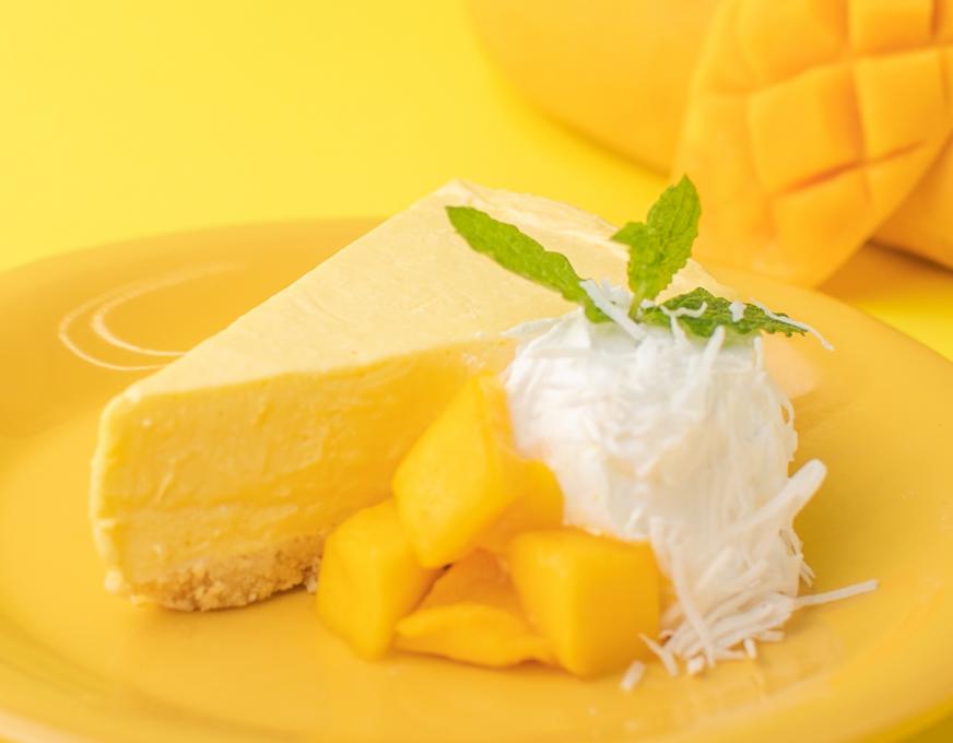 【期間限定!夏デザート】トロピカルマンゴーレアチーズケーキイメージ